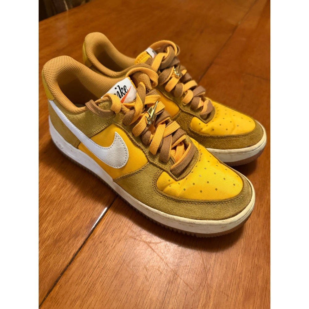 Nike Air Force 1 Low First Use University Gold Yellow DA8302-700 Womens Size 8.5